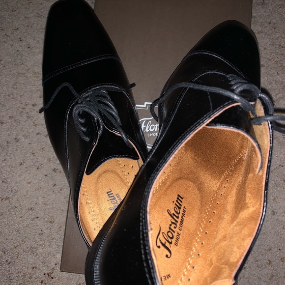 Shoes - Picture 2 of 7